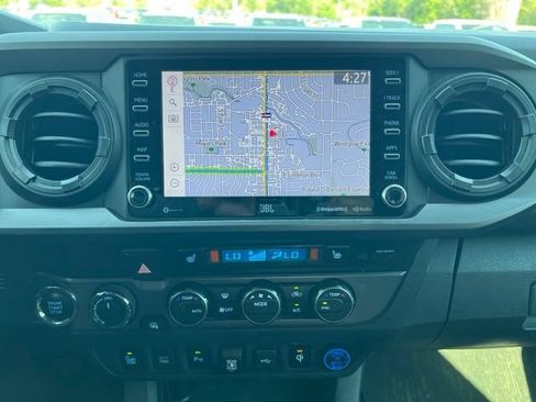 Used 2020 Toyota Tacoma TRD Off-Road w/ TRD Premium Off Road Package AWD/4WD image 16
