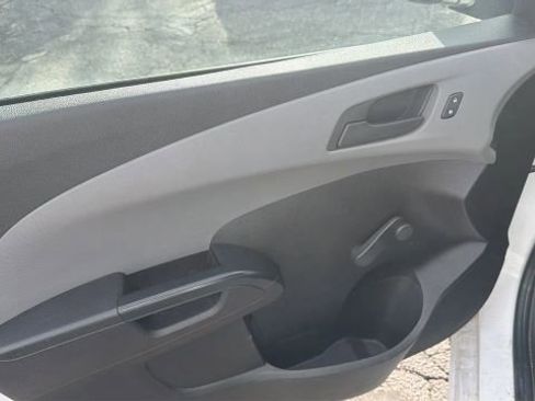 Used 2017 Chevrolet Sonic LS image 9