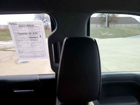 Used 2021 Chevrolet Silverado 1500 LT Trail Boss w/ Convenience Package II image 16