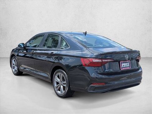 Used 2024 Volkswagen Jetta SE FWD image 7