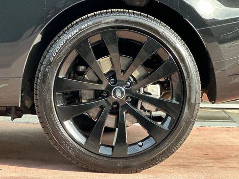 Used 2025 Land Rover Range Rover Sport Dynamic SE image 13