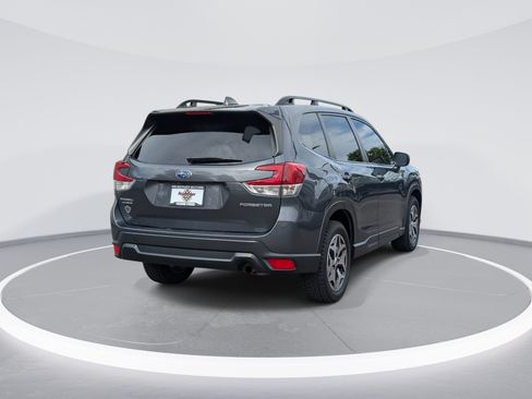 Used 2023 Subaru Forester Premium AWD/4WD image 7