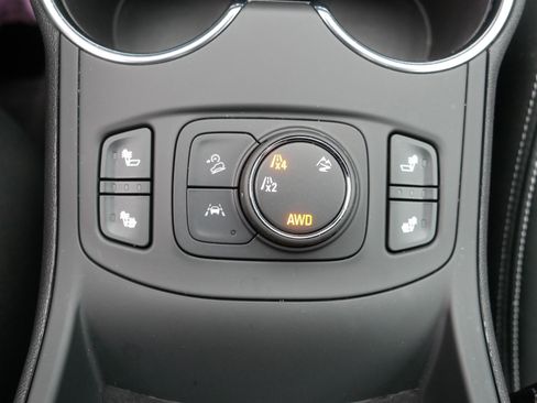 Used 2024 GMC Terrain SLT w/ Infotainment Package II image 31