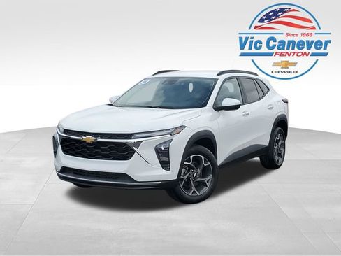 Used 2024 Chevrolet Trax LT w/ Driver Confidence Package image 1