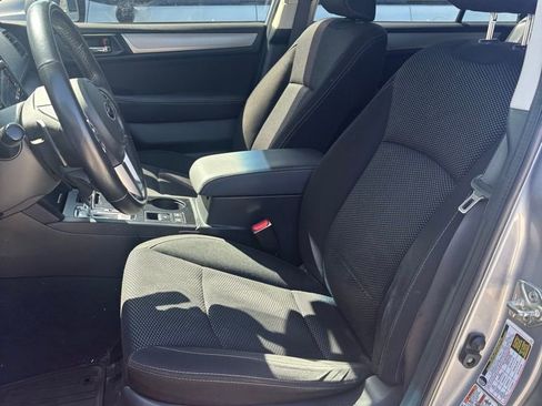 Used 2017 Subaru Outback 2.5i Premium AWD/4WD image 10