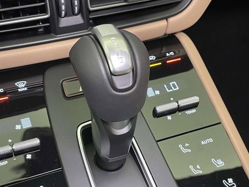 New 2026 Porsche Macan AWD/4WD image 34