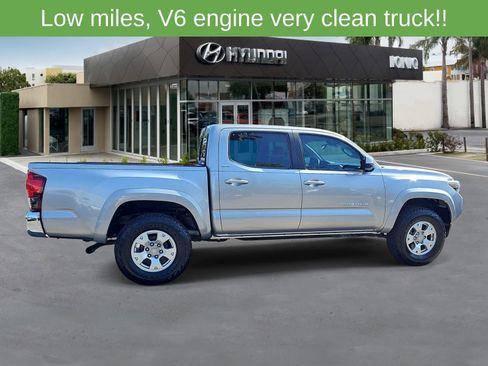 Used 2019 Toyota Tacoma SR5 RWD image 2