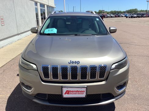 Used 2019 Jeep Cherokee Limited AWD/4WD image 3