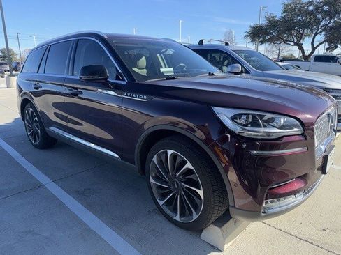 Used 2020 Lincoln Aviator Reserve w/ Equipment Group 202A image 4