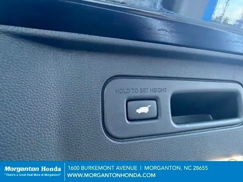 Used 2025 Honda Pilot Touring image 41