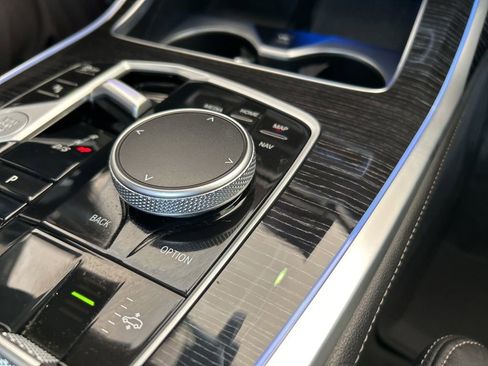 Used 2024 BMW X7 xDrive40i w/ M Sport Package image 71