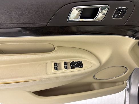 Used 2013 Lincoln MKT AWD image 24