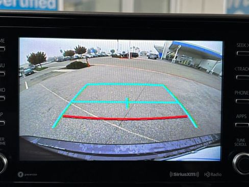 Used 2022 Toyota Highlander LE image 37