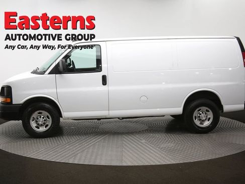 Used 2017 Chevrolet Express 2500 image 59