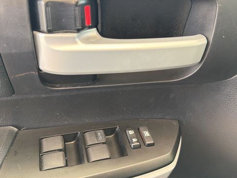 Used 2021 Toyota Tundra SR5 w/ SR5 Upgrade Package RWD image 18