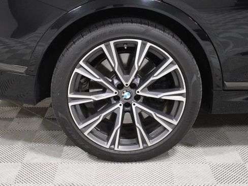 Used 2021 BMW X7 M50i w/ Dynamic Handling Package AWD/4WD image 47