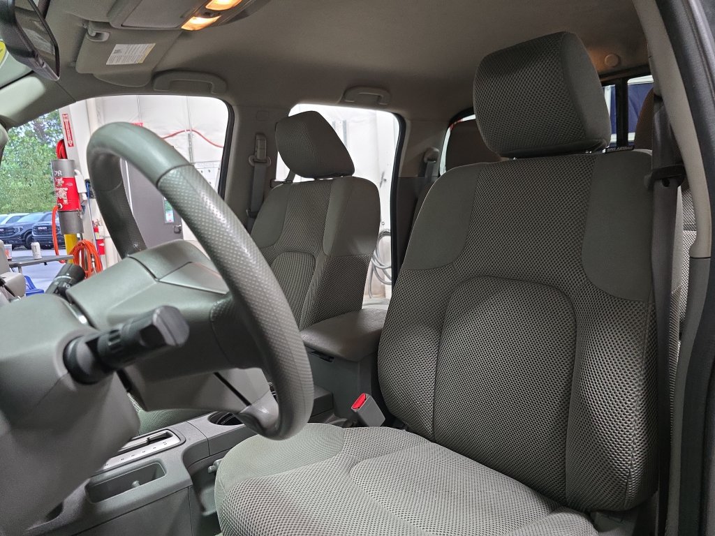 Used 2016 Nissan Frontier SV AWD/4WD image 16