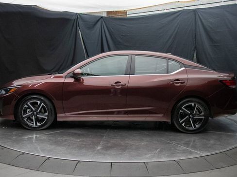 Used 2024 Nissan Sentra SV image 9