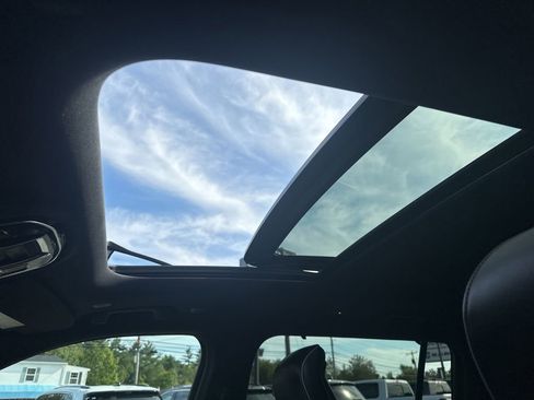 Used 2022 Jeep Grand Cherokee L Summit w/ Luxury Tech Group V image 27