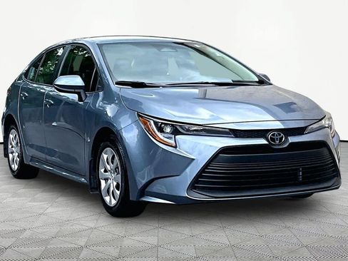 Used 2026 Toyota Corolla LE FWD image 3