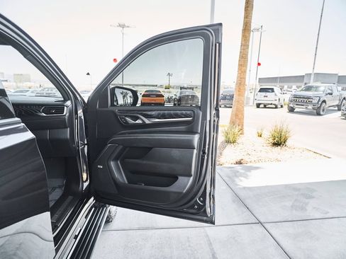 Used 2023 GMC Yukon Denali w/ Max Trailering Package AWD/4WD image 11