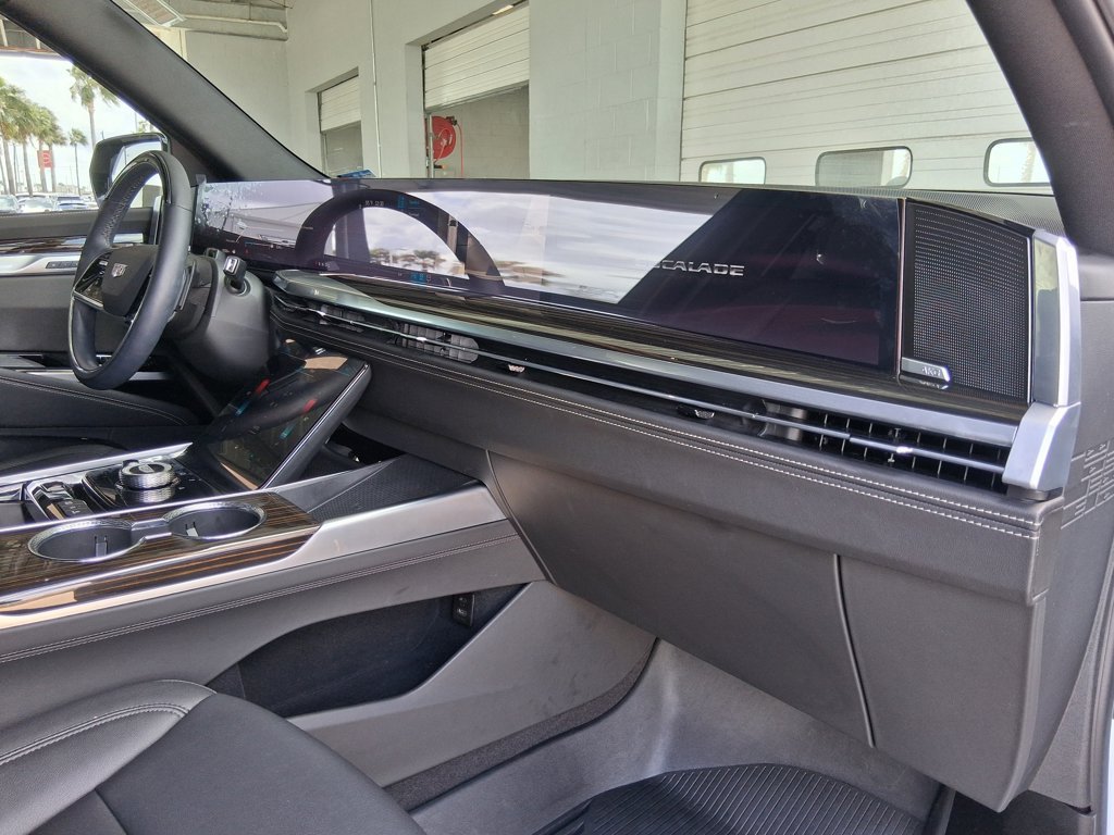 Used 2026 Cadillac Escalade ESV 2WD w/ LPO, Floor Liner Package image 19