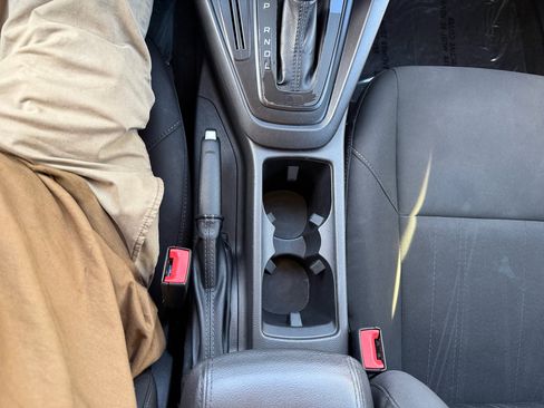 Used 2018 Ford Focus SE image 14