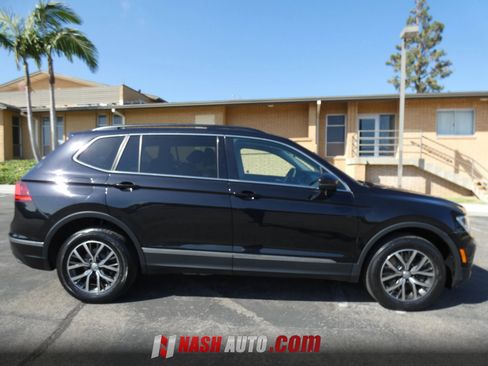 Used 2018 Volkswagen Tiguan SE w/ Panoramic Sunroof Package AWD/4WD image 7