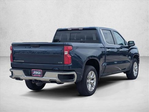 Used 2022 Chevrolet Silverado 1500 LTZ w/ Z71 Off-Road Package AWD/4WD image 5