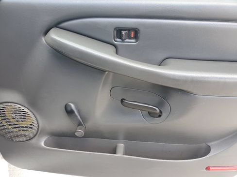 Used 2004 Chevrolet Silverado 1500 W/T RWD image 22
