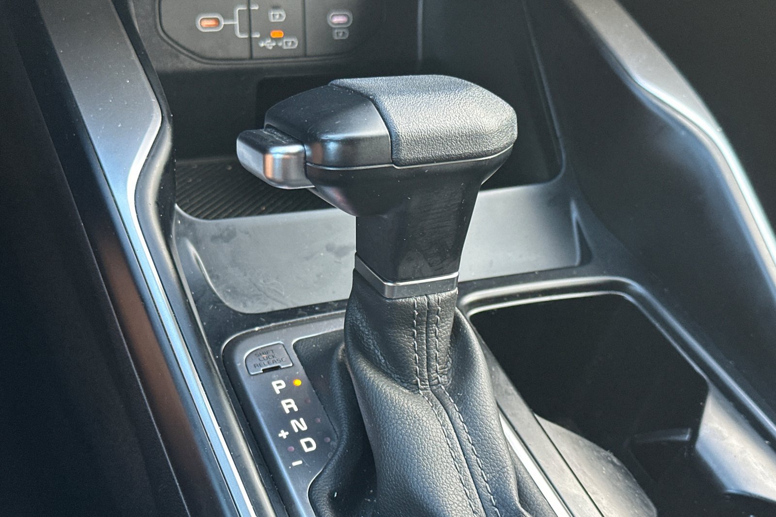 Used 2024 Kia Sorento LX FWD image 32