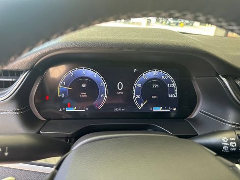 Used 2023 Jeep Grand Cherokee Laredo w/ Luxury Tech Group I AWD/4WD image 10