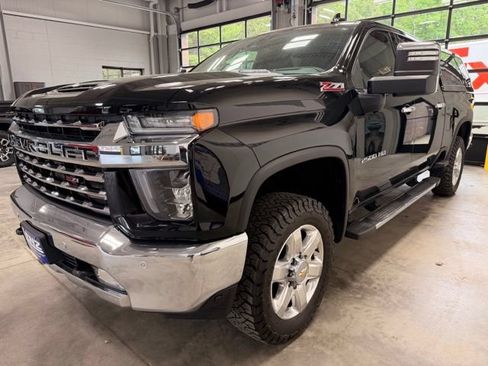 Used 2022 Chevrolet Silverado 2500 LTZ w/ LTZ Premium Package AWD/4WD image 4