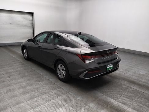 Used 2025 Hyundai Elantra SE w/ Cargo Package FWD image 5