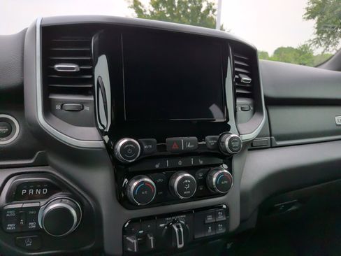 Used 2022 RAM 1500 Big Horn AWD/4WD image 18
