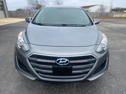 Used 2017 Hyundai Elantra GT image 7