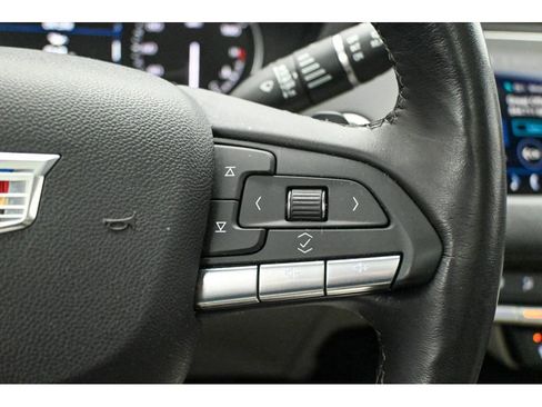 Certified 2023 Cadillac XT4 Luxury w/ Cold Weather Package image 23