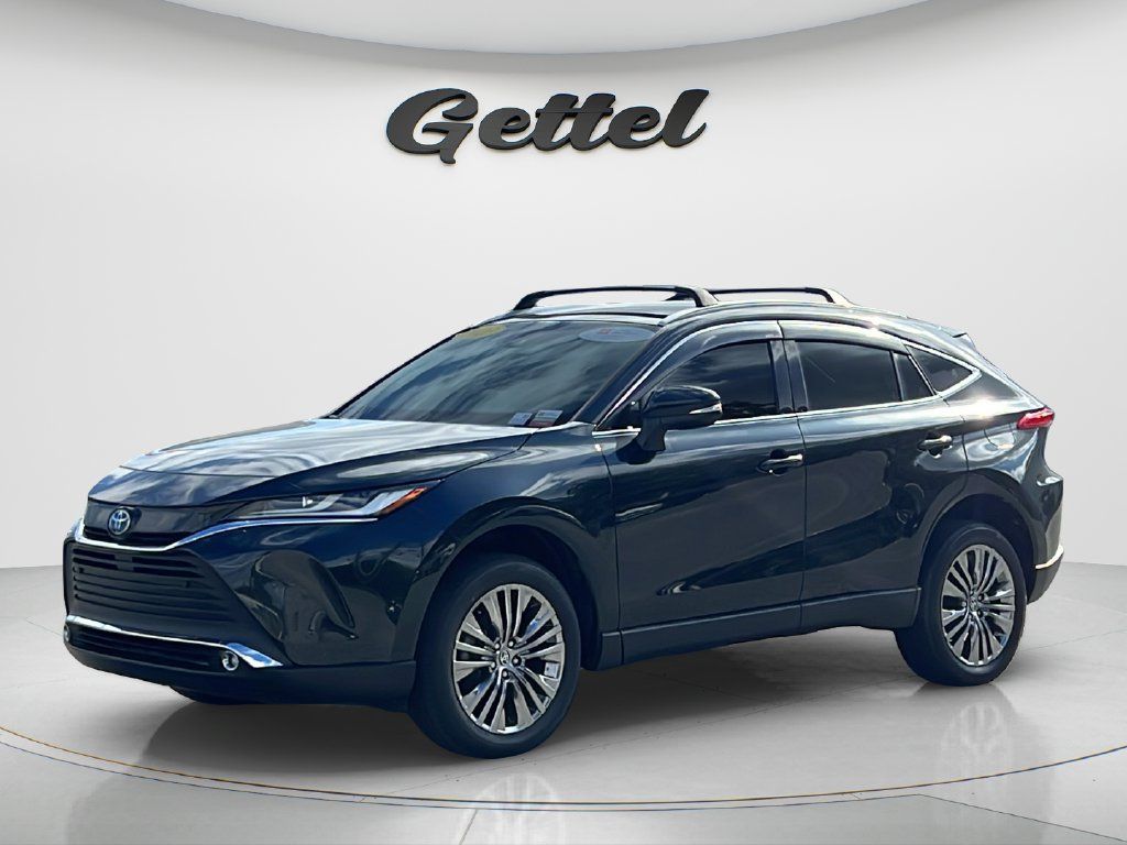 Used 2023 Toyota Venza XLE AWD/4WD image 1