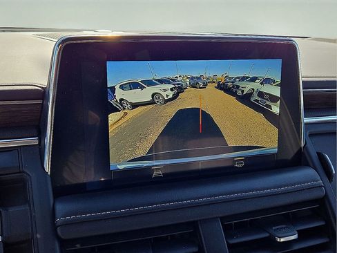 Used 2023 Chevrolet Suburban Premier image 29