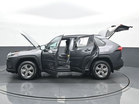 Used 2022 Toyota RAV4 XLE w/ Convenience Package image 27