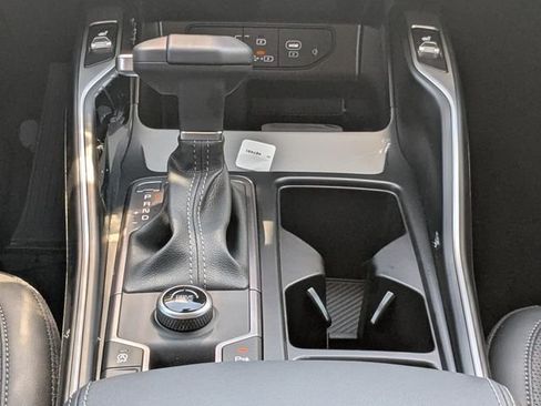 New 2026 Kia Sorento S w/ S Panoramic Sunroof Package FWD image 17