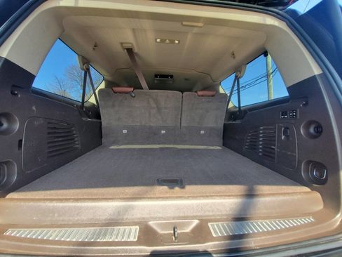 Used 2015 Chevrolet Suburban LTZ image 25