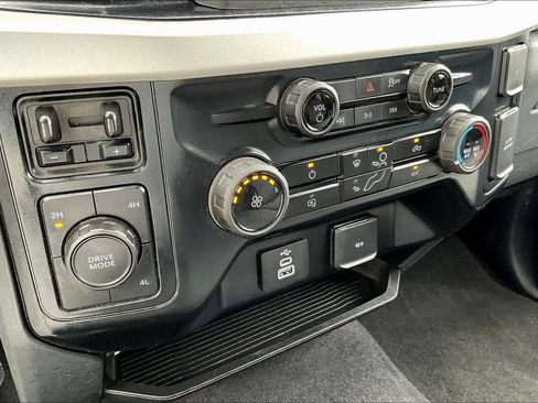 Used 2025 Ford F350 XLT AWD/4WD image 17
