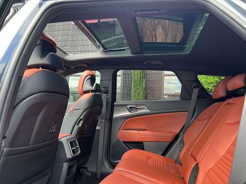 Used 2023 Kia Sportage SX image 45