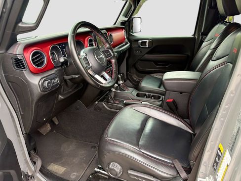 Used 2021 Jeep Wrangler Unlimited Rubicon w/ Cold Weather Group AWD/4WD image 24