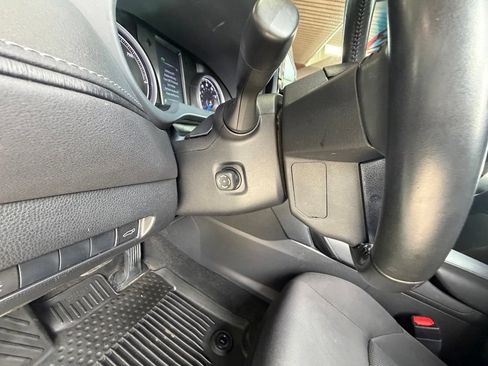 Used 2021 Toyota Venza LE w/ Carpet Mat Package (TMS) AWD/4WD image 21