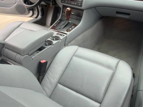 Used 2001 BMW 330i Sedan image 39