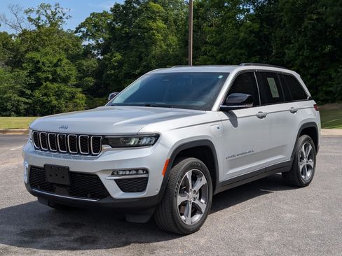 Used 2023 Jeep Grand Cherokee 4WD 4xe w/ Luxury Tech Group II image 5