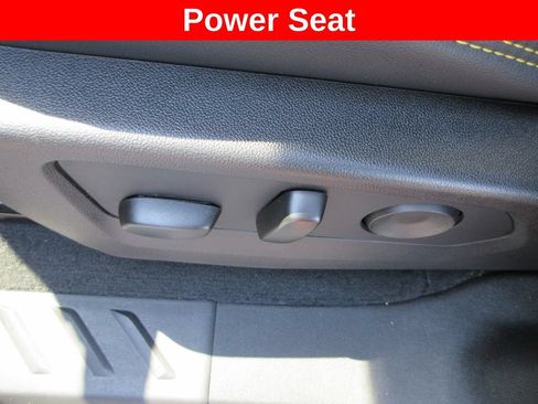 Used 2023 Chevrolet Colorado ZR2 w/ ZR2 Convenience Package III AWD/4WD image 30