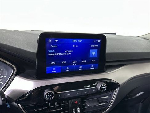 Used 2022 Ford Escape SE w/ SE Sport Appearance Package image 13